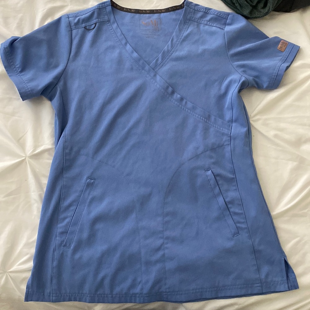 Somi scrub top